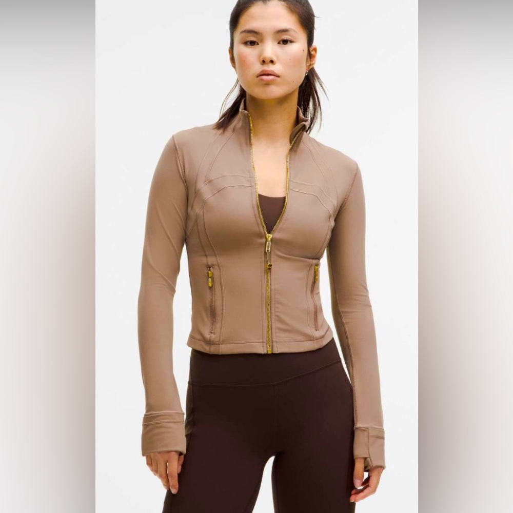 🔥Lululemon Define Nulu Jacket Cropped Taupetastic/Gold Taupe Size 10 🔥